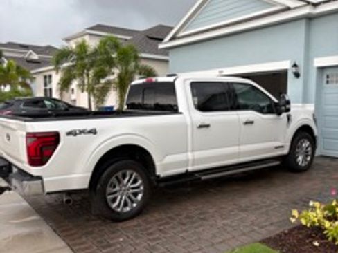 Used 2025 Ford F150 Lariat w/ Equipment Group 501A Mid AWD/4WD image 5
