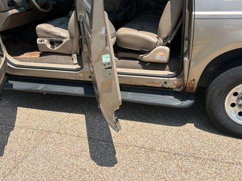 Used 2000 Ford Excursion XLT RWD image 13