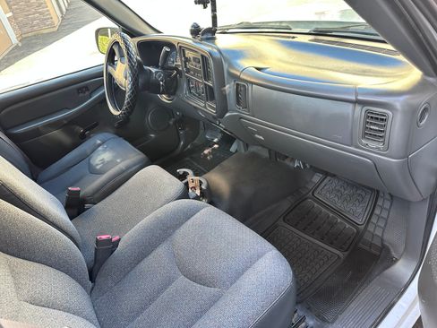 Used 2007 Chevrolet Silverado 1500 W/T image 12