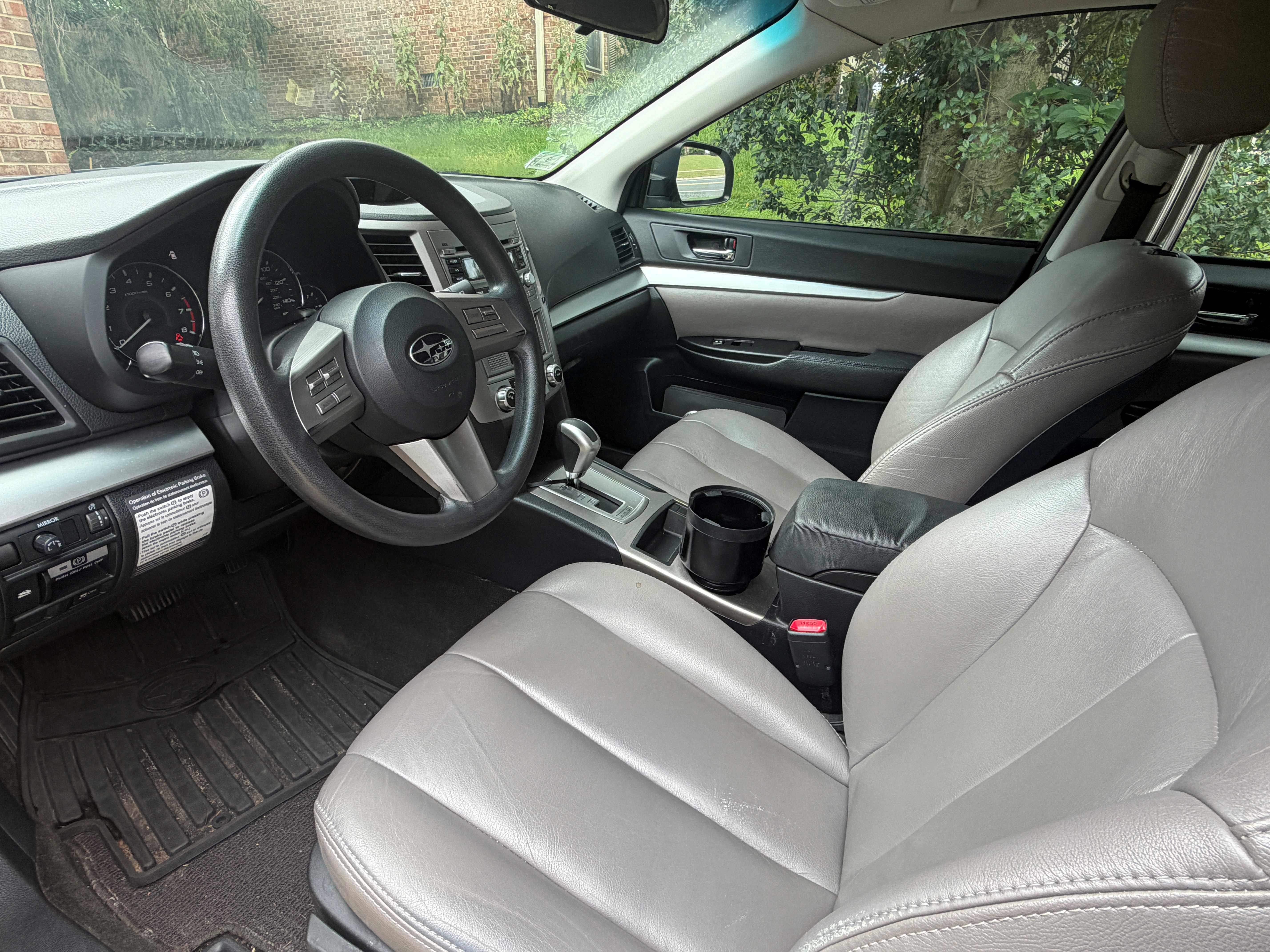 Used 2011 Subaru Outback 2.5i AWD/4WD image 4