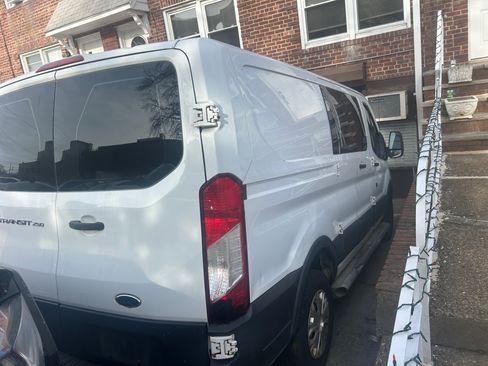 Used 2015 Ford Transit 250 130 Low Roof w/ Exterior Upgrade Package image 1