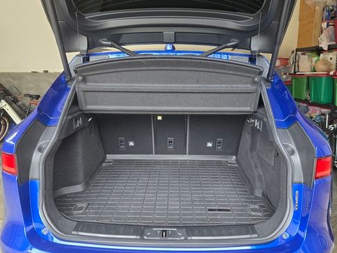 Used 2018 Jaguar F-PACE R-Sport image 23