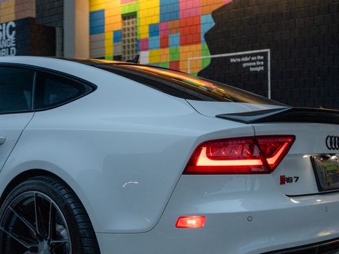 Used 2015 Audi RS 7 Prestige w/ Dynamic Package image 10