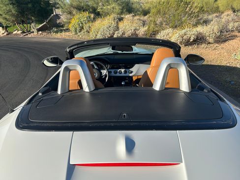 Used 2011 BMW Z4 sDrive30i image 6