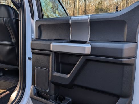 Used 2016 Ford F150 Lariat image 18