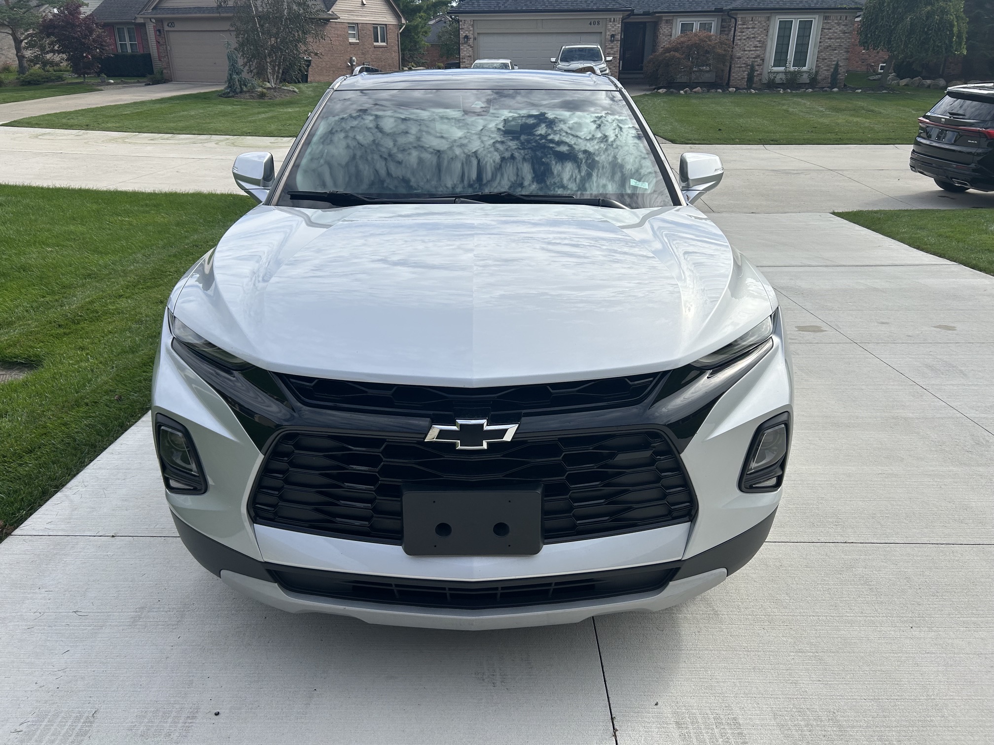 Used 2021 Chevrolet Blazer LT FWD image 2
