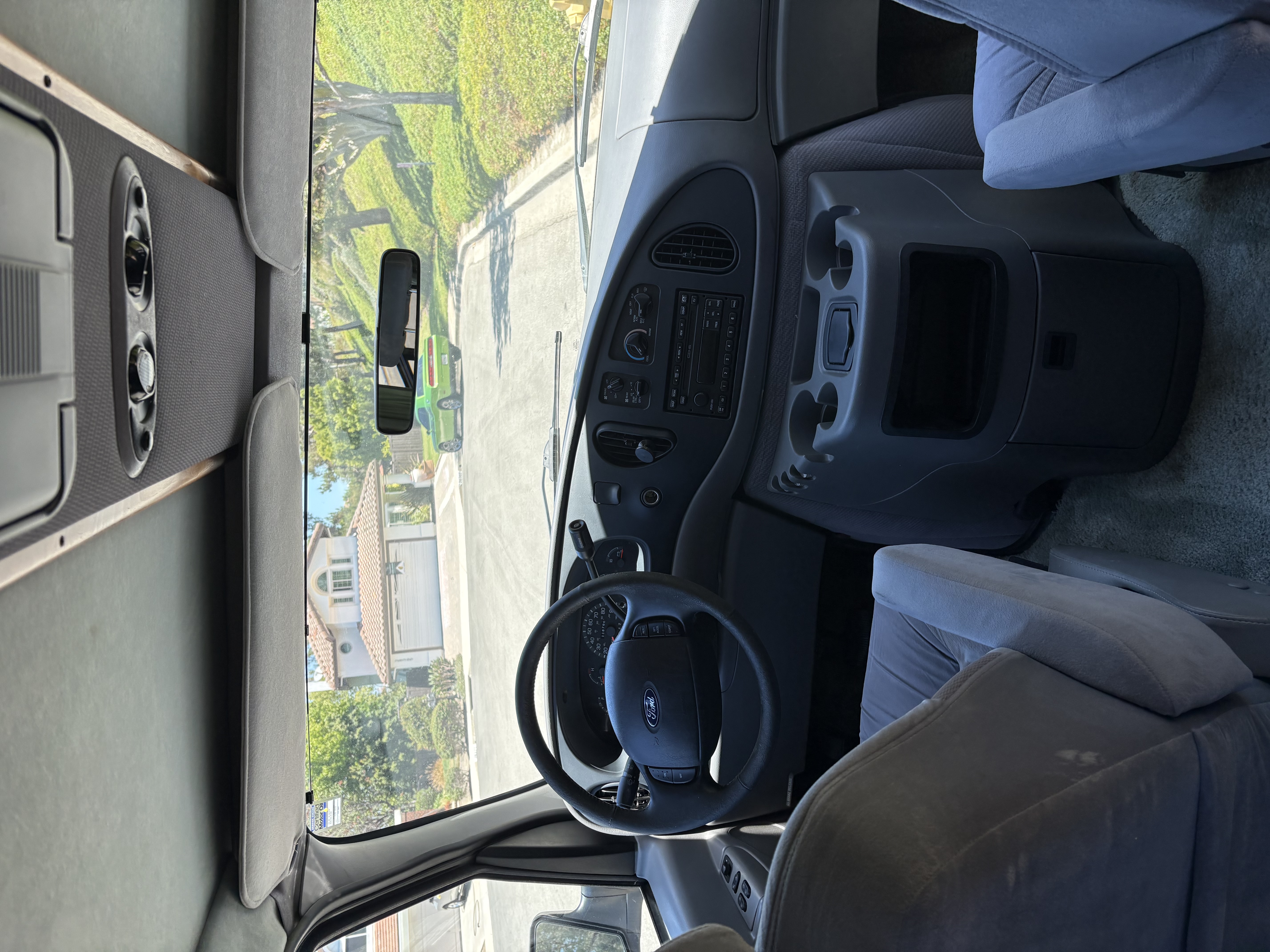 Used 2002 Ford E-150 and Econoline 150 RWD image 9