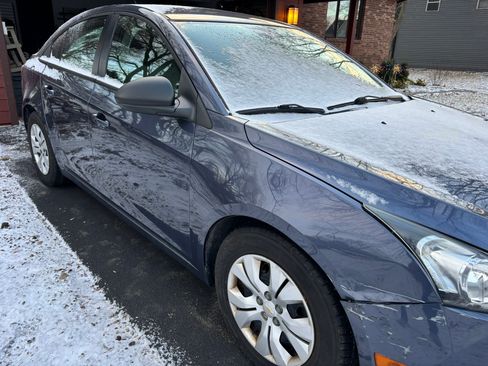 Used 2013 Chevrolet Cruze LS image 5