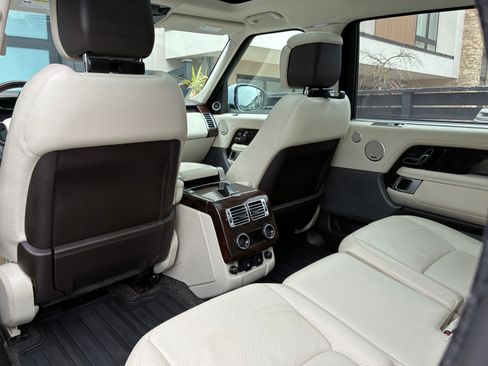 Used 2020 Land Rover Range Rover Long Wheelbase HSE image 13