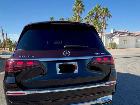Used 2024 Mercedes-Benz Maybach GLS 600 4MATIC image 10