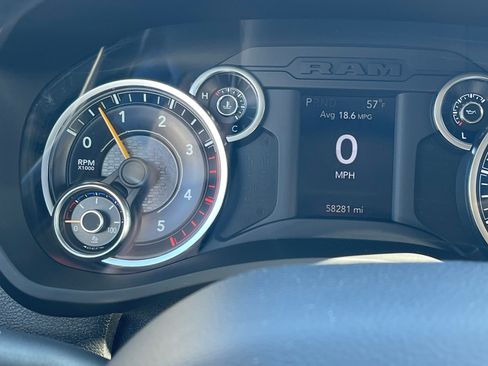 Used 2019 RAM 2500 Tradesman w/ Chrome Appearance Group image 11