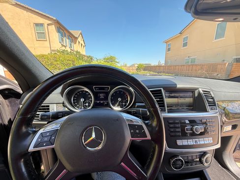 Used 2013 Mercedes-Benz ML 350 2WD image 24