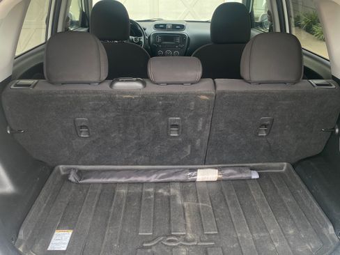 Used 2014 Kia Soul FWD image 12