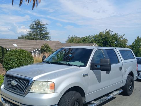 Used 2006 Ford F150 XLT RWD image 4