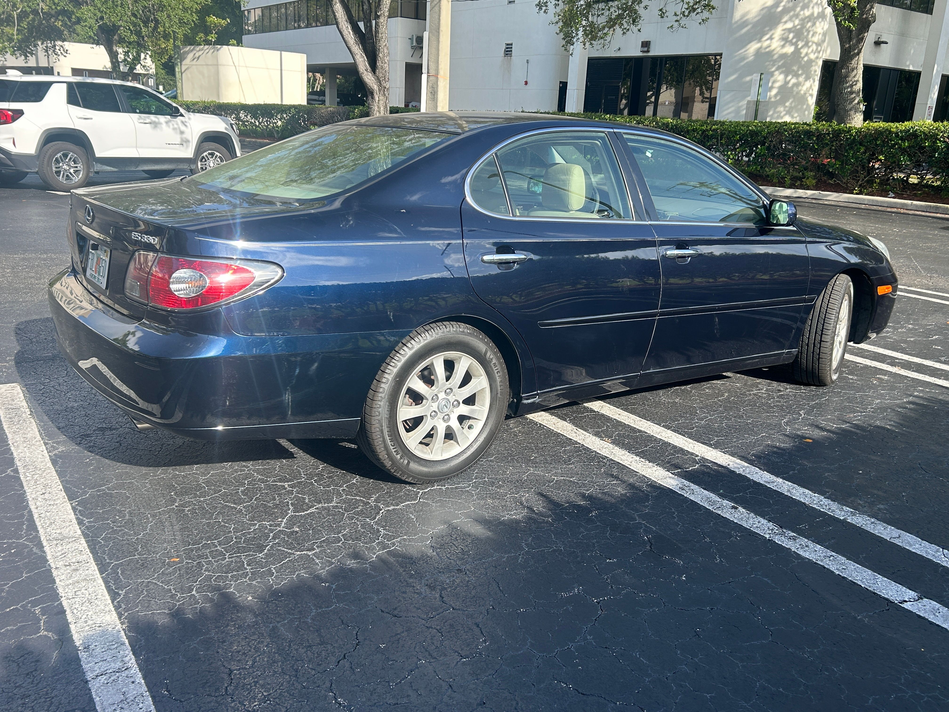 Used 2004 Lexus ES 330 FWD image 5
