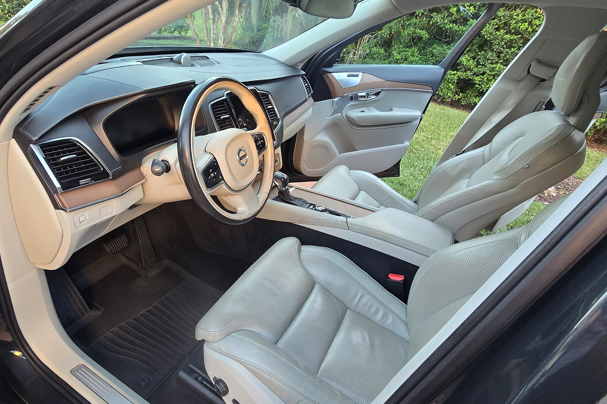 Used 2017 Volvo XC90 T6 Inscription AWD/4WD image 13