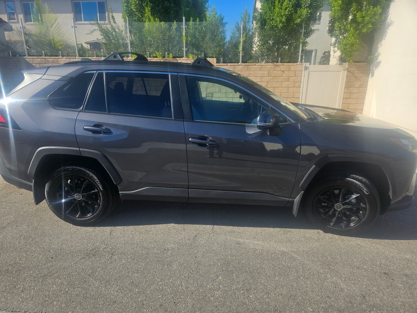 Used 2023 Toyota RAV4 XLE w/ Convenience Package FWD image 2
