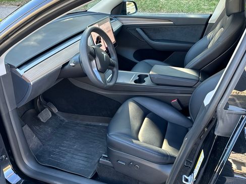 Used 2023 Tesla Model Y Long Range AWD/4WD image 11
