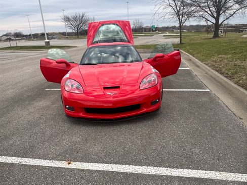 Used 2012 Chevrolet Corvette Grand Sport w/ 2LT Preferred Equipment Group RWD image 4