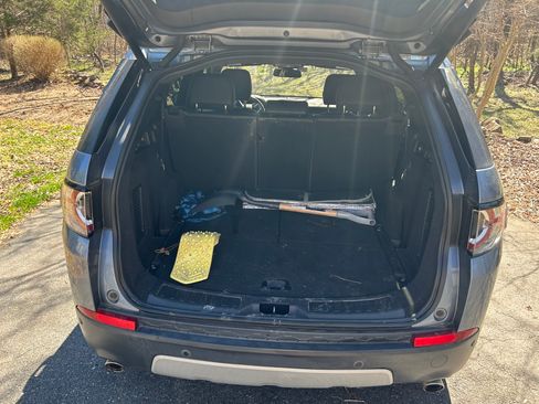 Used 2019 Land Rover Discovery Sport HSE image 30