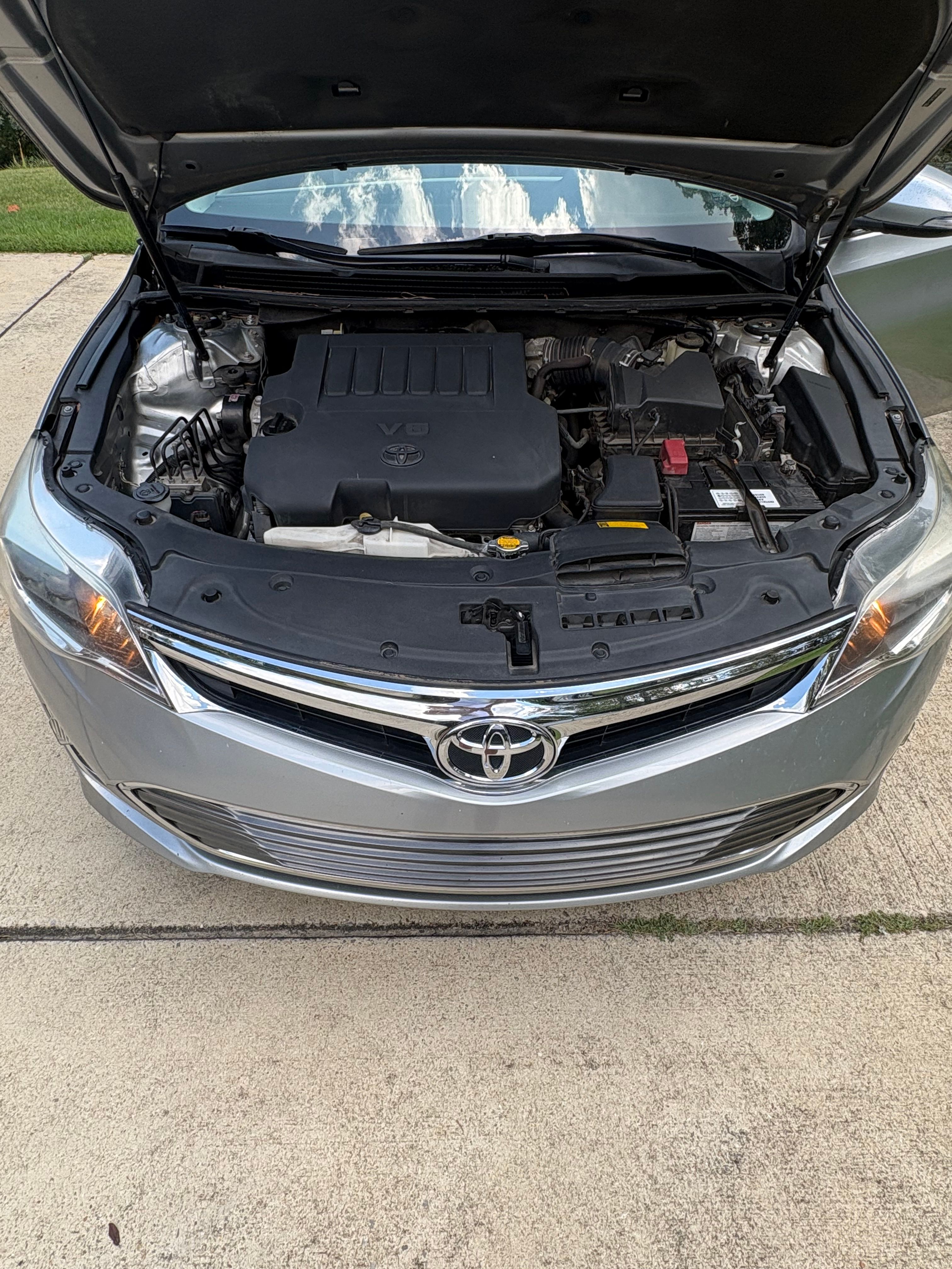 Used 2015 Toyota Avalon XLE FWD image 8