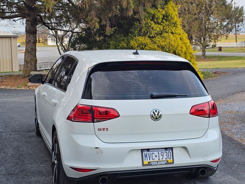 Used 2017 Volkswagen GTI Autobahn image 4