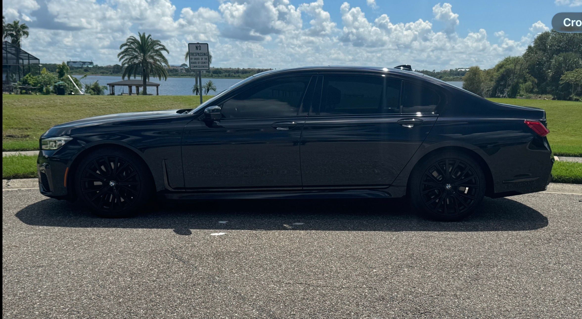 Used 2022 BMW 740i w/ M Sport Package RWD image 2