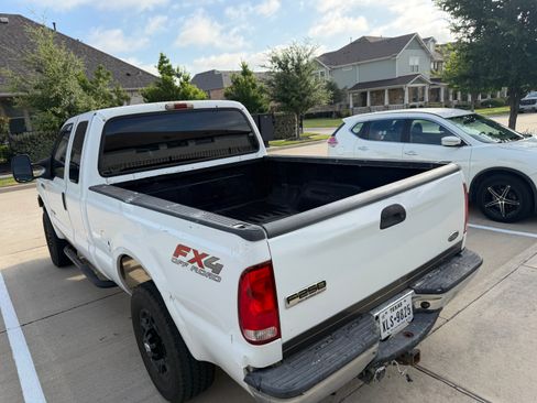 Used 2005 Ford F250 XL AWD/4WD image 8