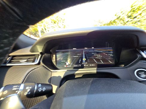 Used 2018 Land Rover Range Rover Velar R-Dynamic SE image 19