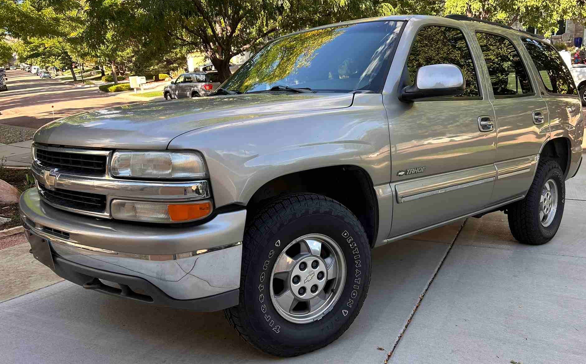 Used 2000 Chevrolet Tahoe LT w/ LT Preferred Equipment Group AWD/4WD image 1