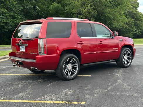 Used 2013 Cadillac Escalade Premium AWD/4WD image 19