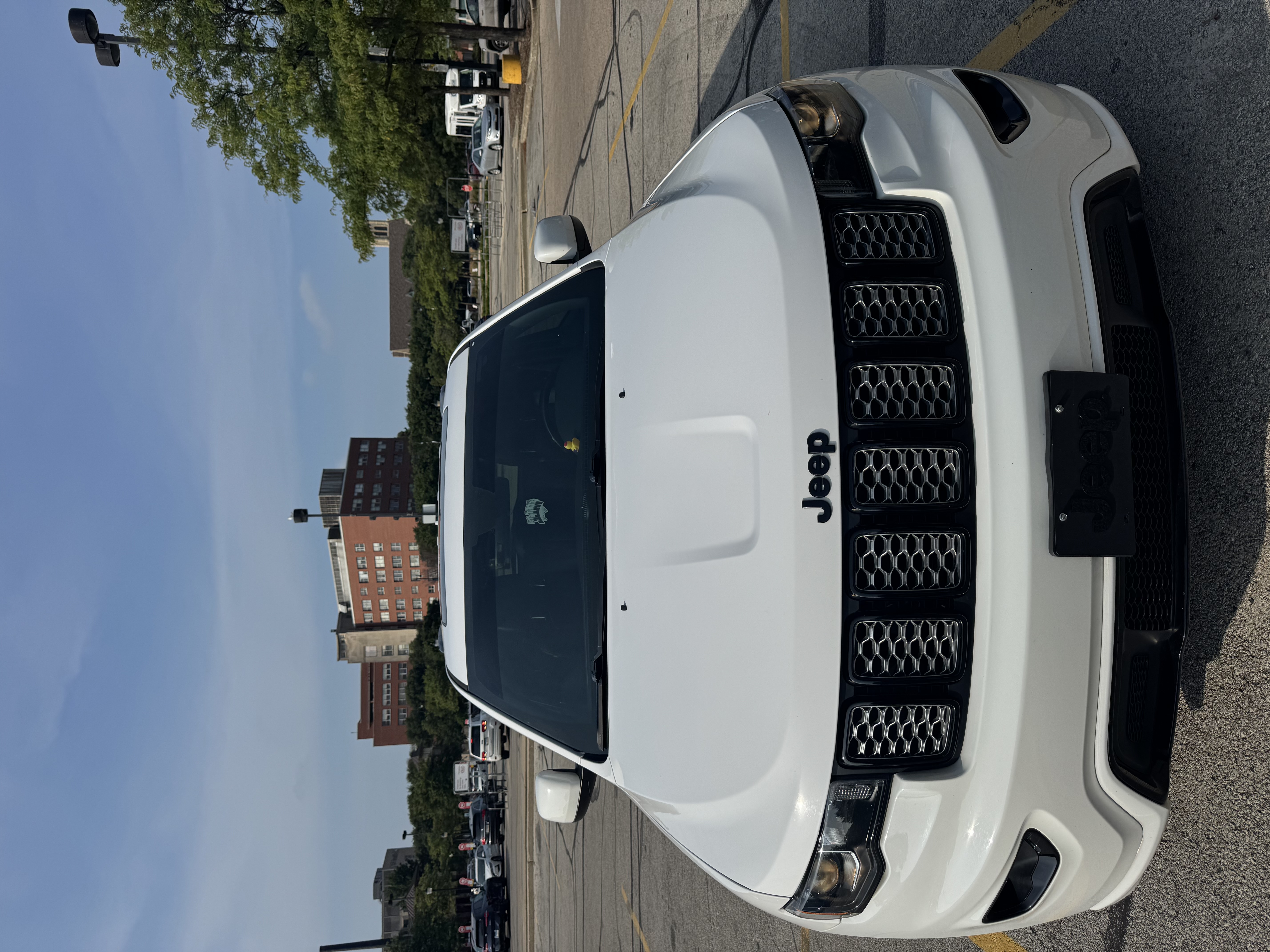 Used 2021 Jeep Grand Cherokee Laredo X RWD image 4