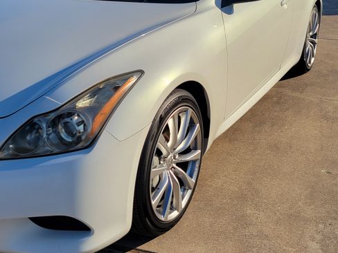Used 2010 INFINITI G37 Journey w/ Premium Pkg image 2