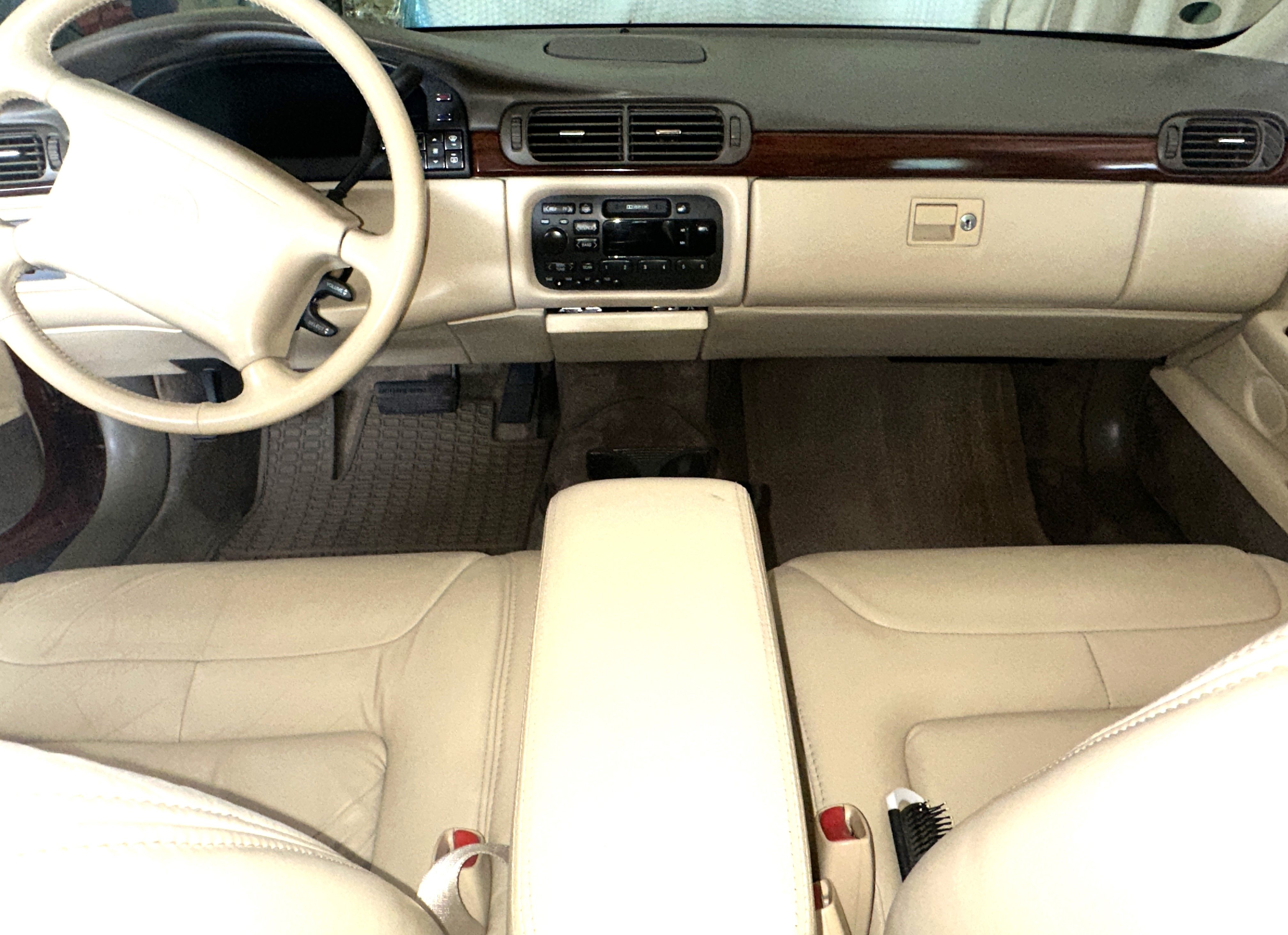 Used 1997 Cadillac De Ville Sedan FWD image 10
