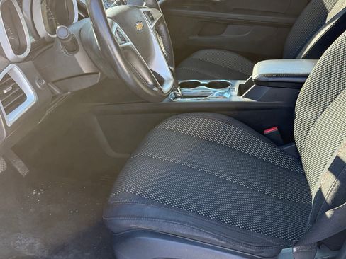 Used 2017 Chevrolet Equinox LT w/ Convenience Package image 8