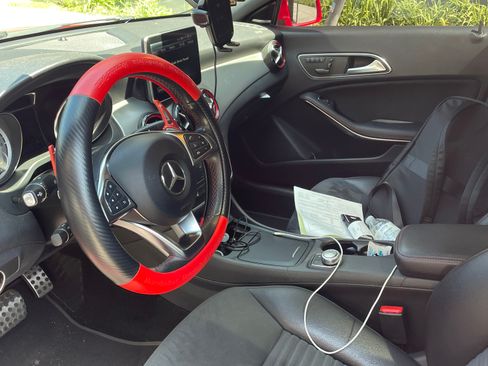 Used 2015 Mercedes-Benz CLA 250 image 11