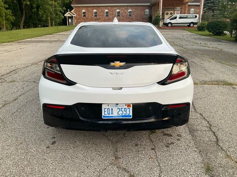 Used 2017 Chevrolet Volt Premier w/ Driver Confidence II Package FWD image 5