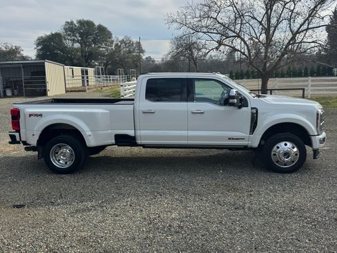 Used 2024 Ford F450 Limited w/ FX4 Off-Road Package image 4