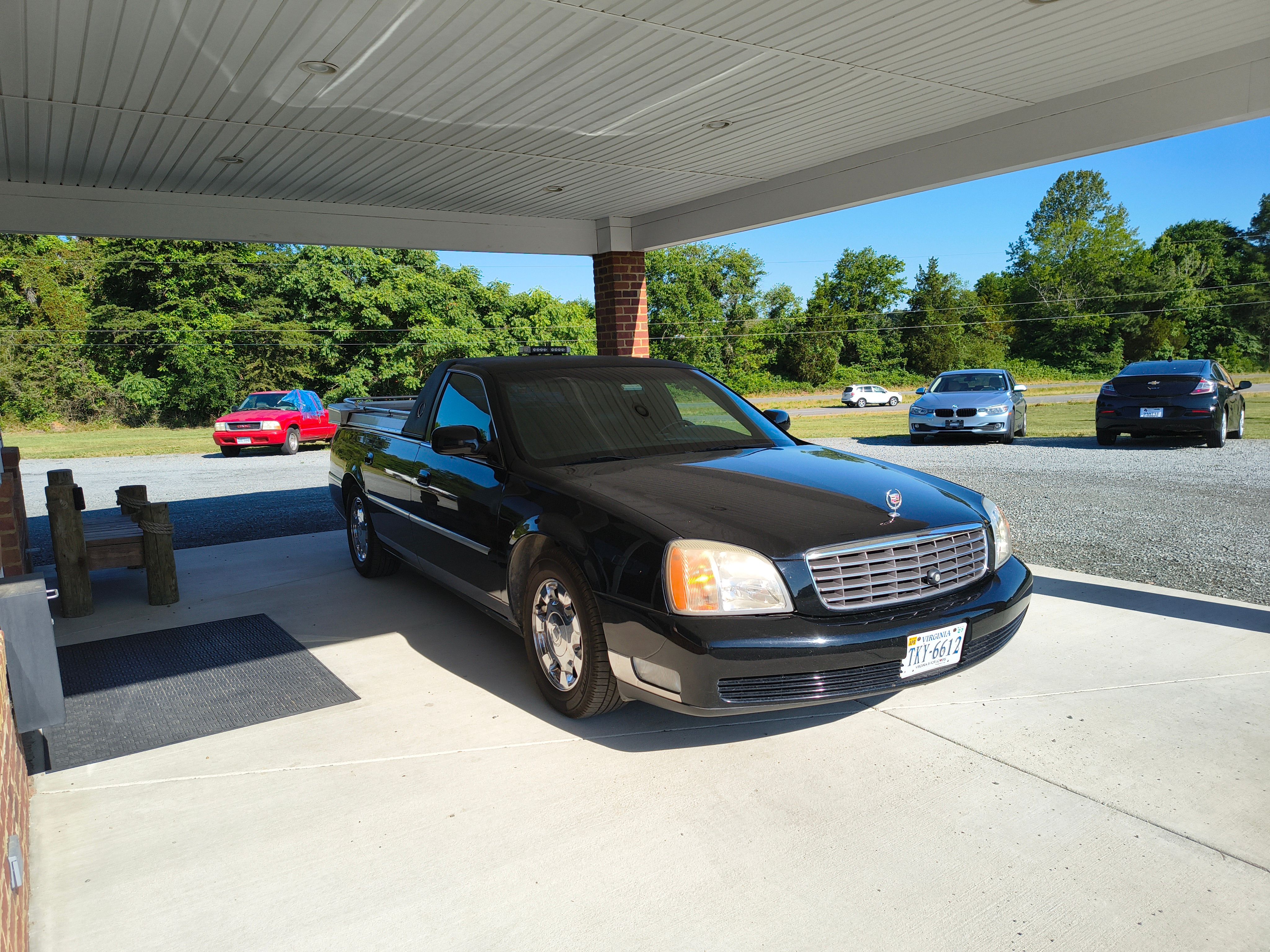 Used 2002 Cadillac De Ville w/ Livery Pkg FWD image 4