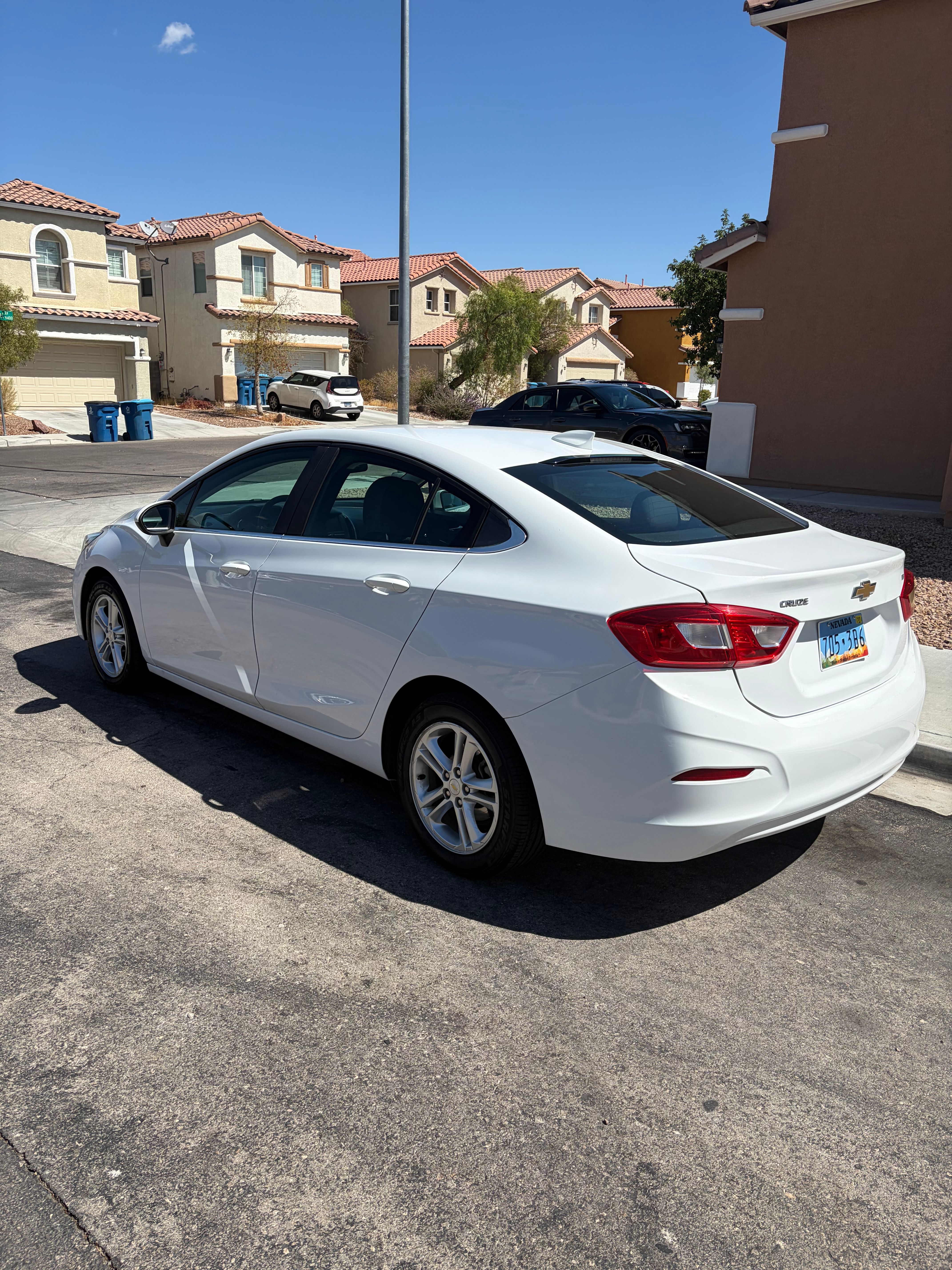 Used 2017 Chevrolet Cruze LT FWD image 6