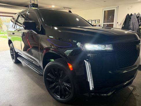 Used 2021 Cadillac Escalade Sport w/ Driver Assist Tech Package image 4