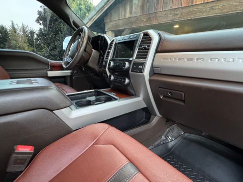 Used 2018 Ford F350 King Ranch w/ King Ranch Ultimate Package AWD/4WD image 16