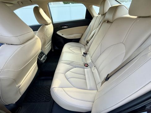 Used 2019 Toyota Avalon XLE w/ Moonroof Package FWD image 18