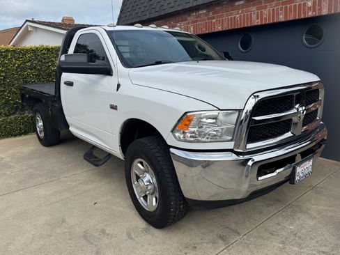 Used 2018 RAM 2500 Tradesman w/ Chrome Appearance Group AWD/4WD image 4