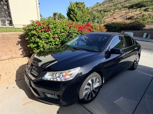 Used 2014 Honda Accord Touring image 9