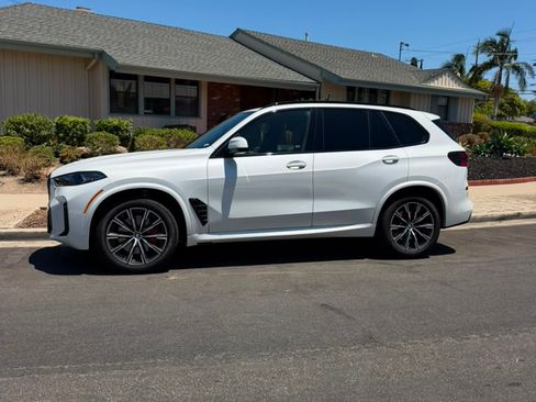 Used 2026 BMW X5 xDrive40i w/ M Sport Package AWD/4WD image 8