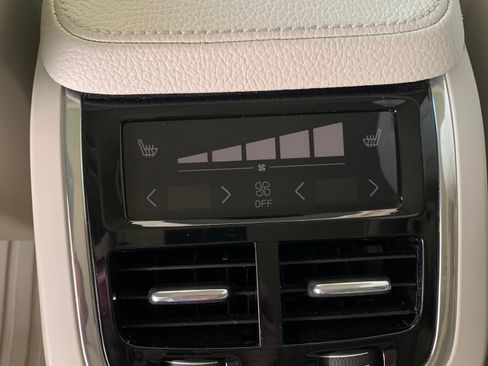 Used 2016 Volvo XC90 T6 Momentum w/ Protection Package Plus image 11