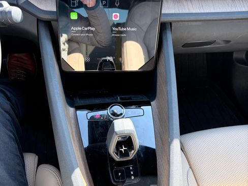 Used 2021 Polestar Polestar 2 w/ Performance Package image 19