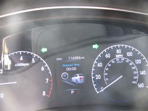 Used 2013 Hyundai Genesis 3.8 w/ Technology Pkg image 12