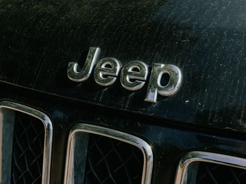 Used 2013 Jeep Compass Latitude image 10